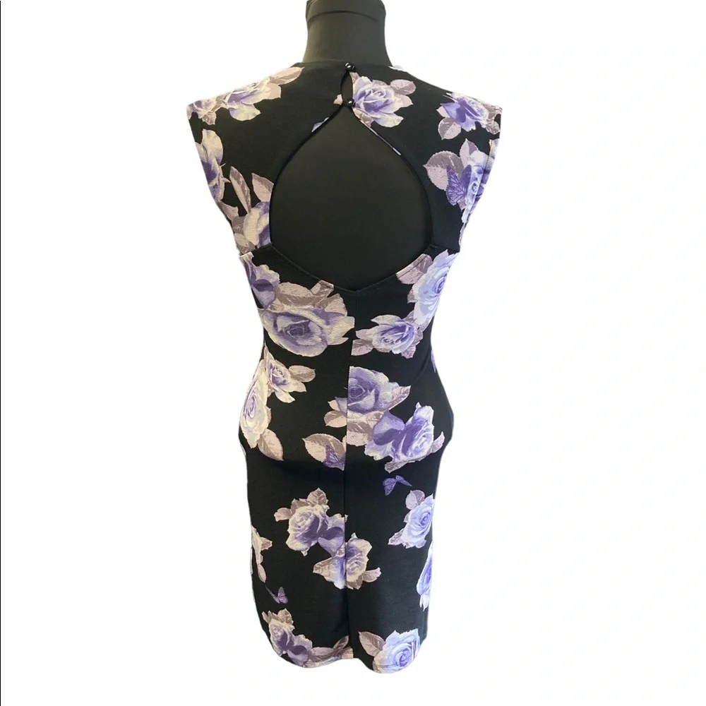 Almost Famous Floral Sleeveless Dress - Picture 7 of 9